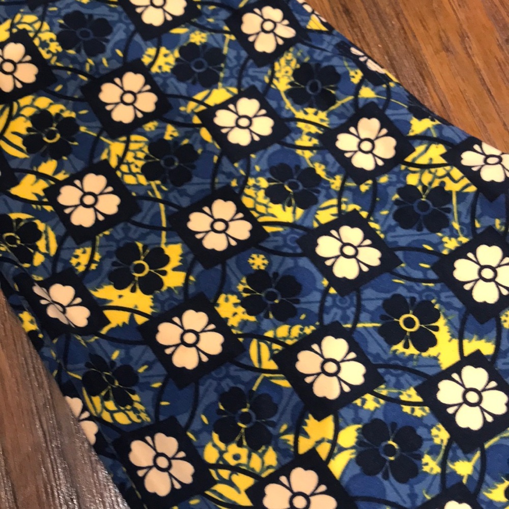 NEW One Size Leggings